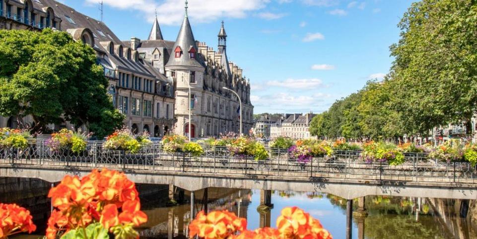 Quimper: T3 Avec Vue Cathedrale Proche Gare Daire Dış mekan fotoğraf
